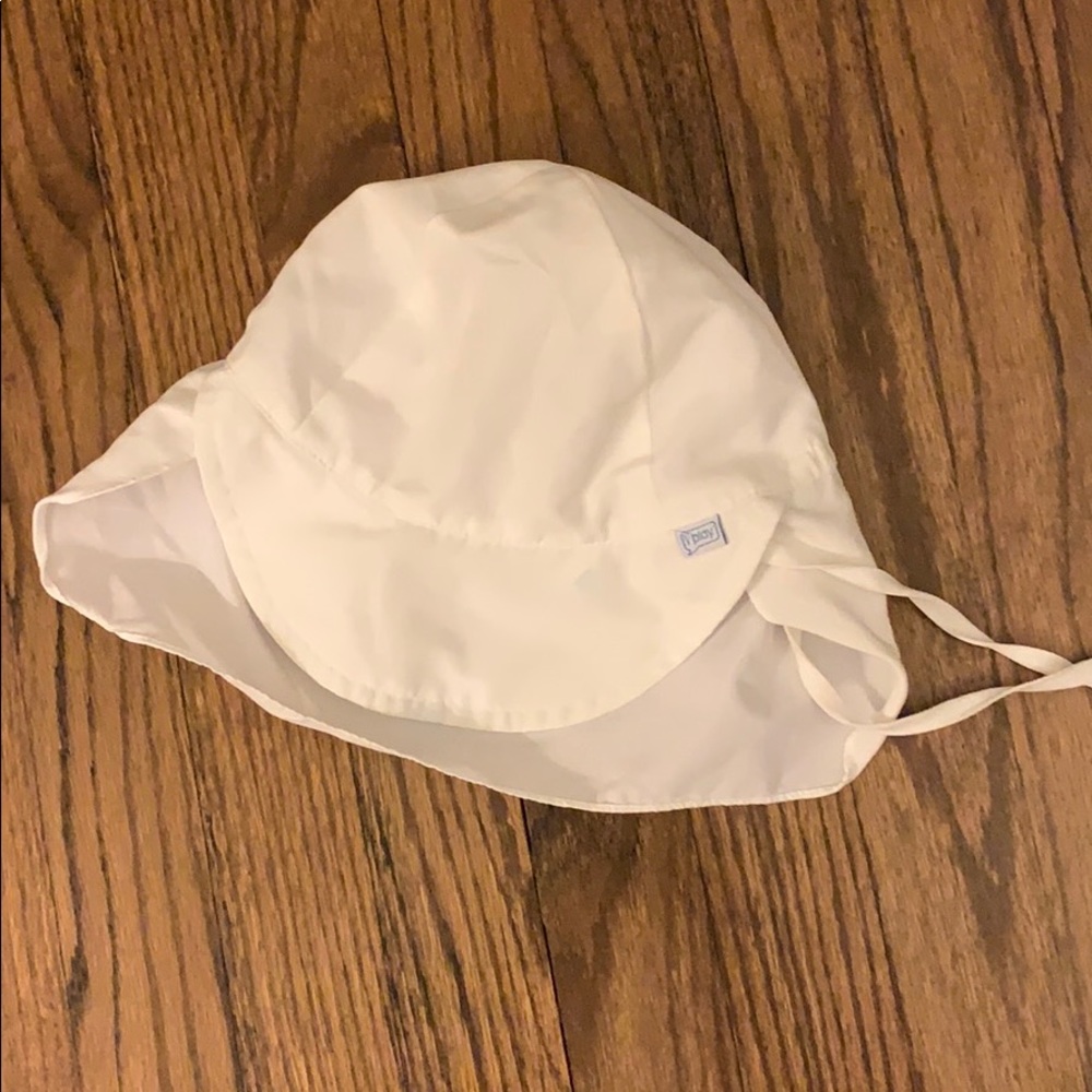 White Play UPF 50 Hat